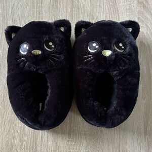 NWOT … WAY TO CELEBRATE Black Kitty Cat Slippers
